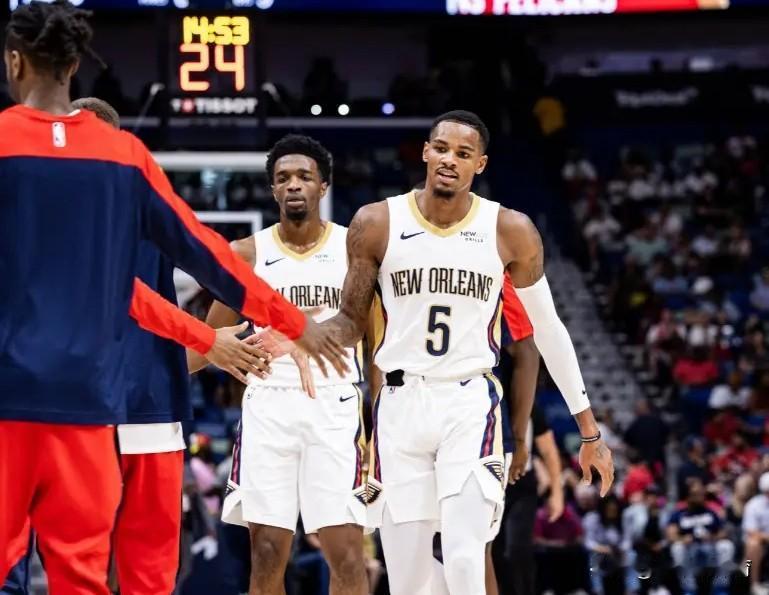 穆雷终于要复出了，难怪鹈鹕队没有交易锡安！
自从去年二月份跟腱撕裂后，德章泰穆雷