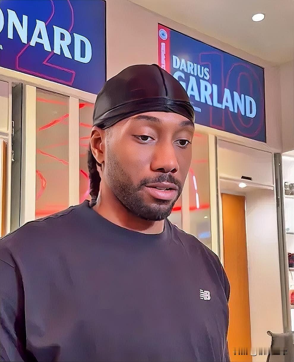 小卡真是太敬业了！

今日快船109-111不敌魔术。小卡赛后接受采访，谈到自己