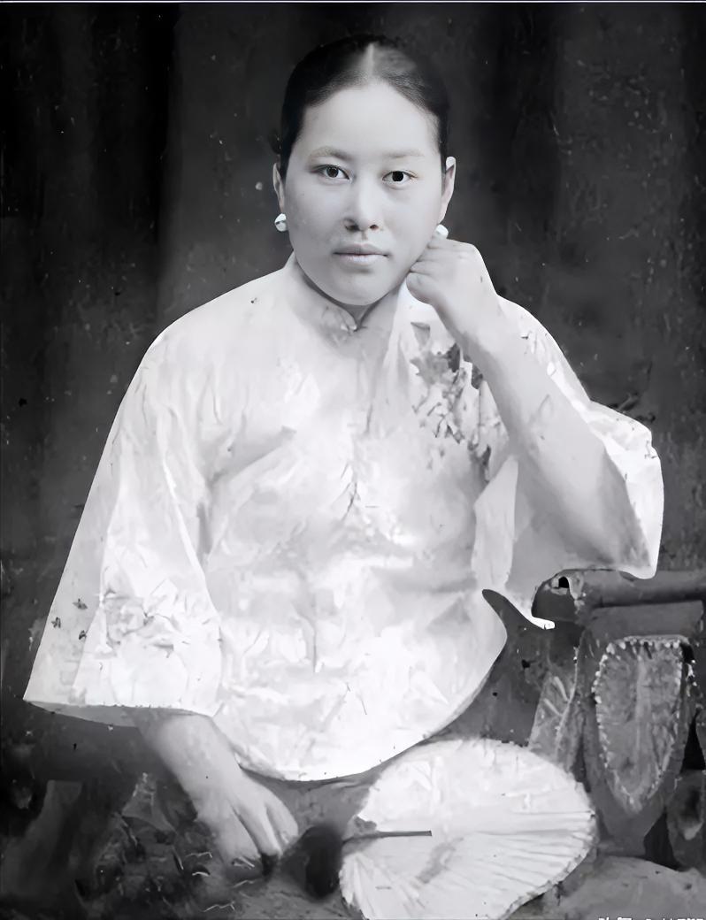 1925年末，孙传芳下令处决被俘的施从滨，手下劝说：“我们打内战，对待俘虏不宜杀