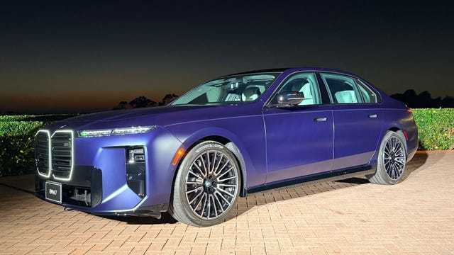 宝马重新把 V8 发动机带回 7 系，推出 2027 款 M760 xDrive