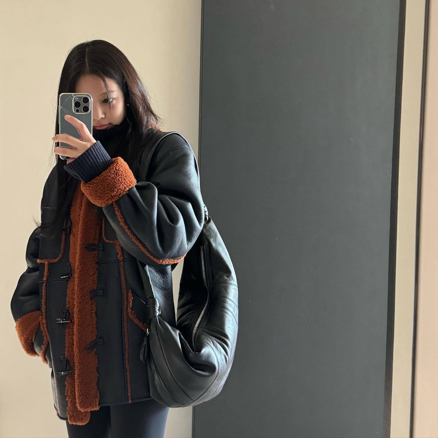 Jennie的穿搭简单又有高级感🦩 ​​​