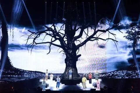 Super Junior一开口就快哭出来。迎接出道20年的元祖男团Super J