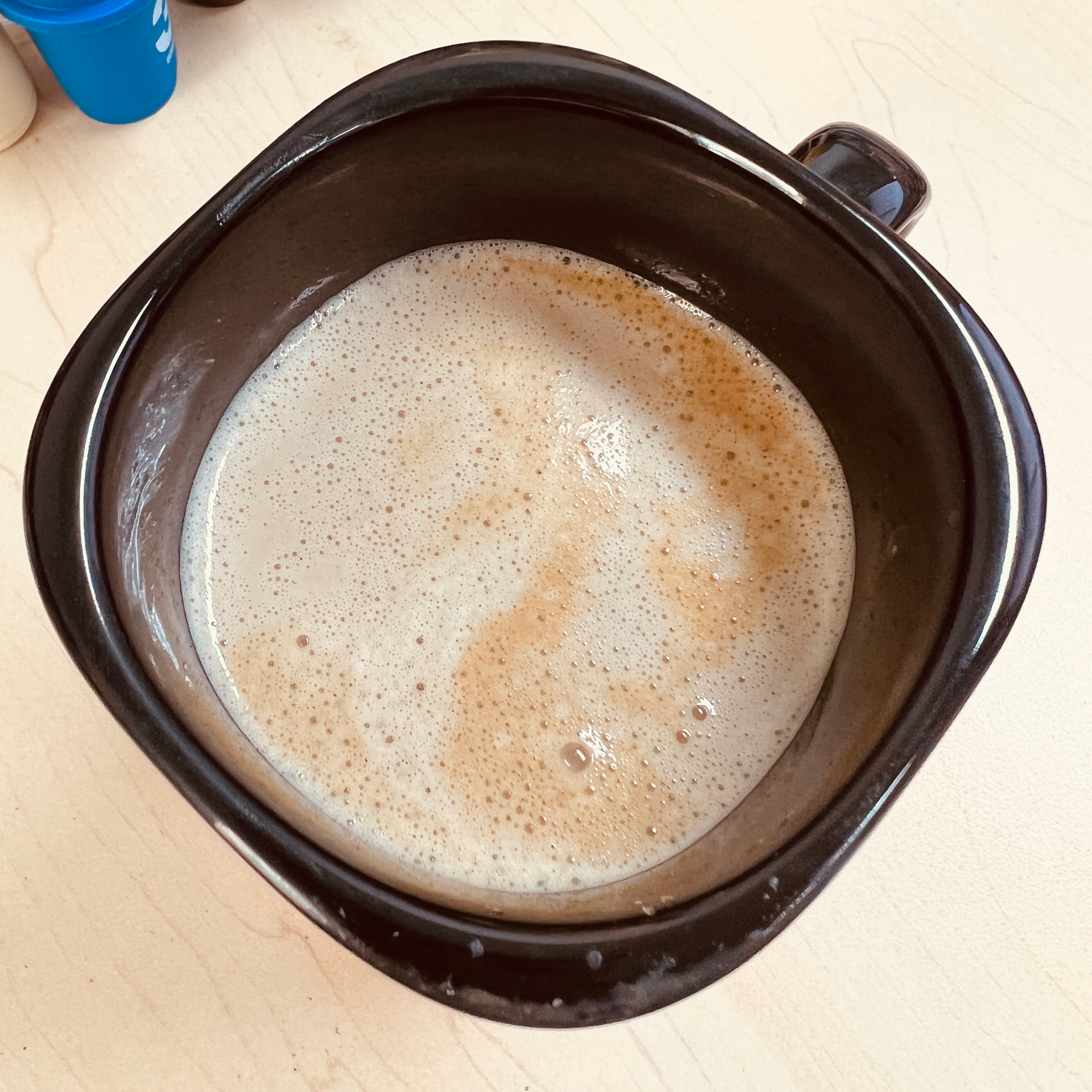 上午一杯拿铁，下午一杯生椰拿铁，就是我这一周每天的幸福日常！ 