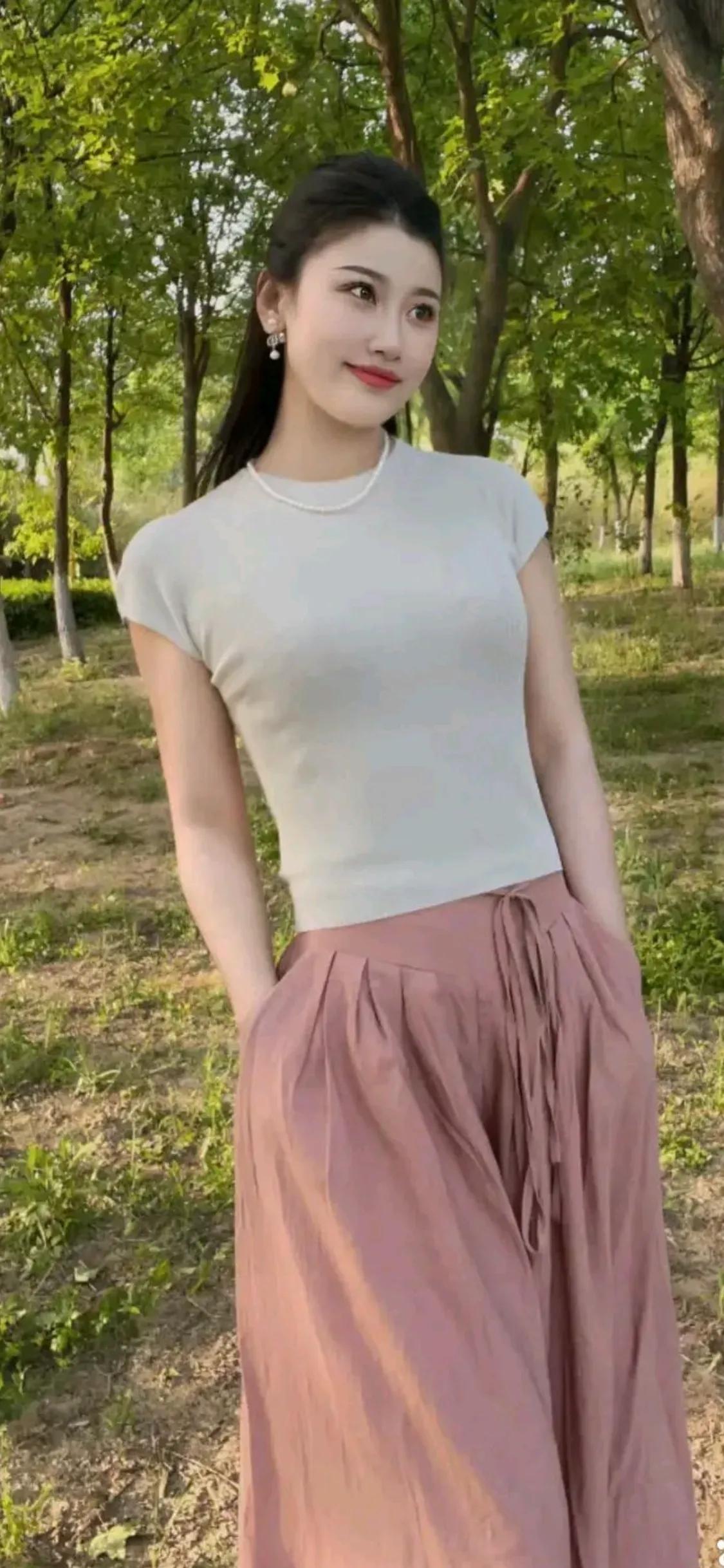 有些人相处起来特别舒服，既能聊搞笑，又能聊不正经。既能聊生活琐碎，也能谈工作宏图