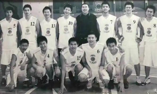 常规赛最后一战，助理教练兼球员的37岁刘晓宇拿下赛季最高的18分和平赛季最高的7