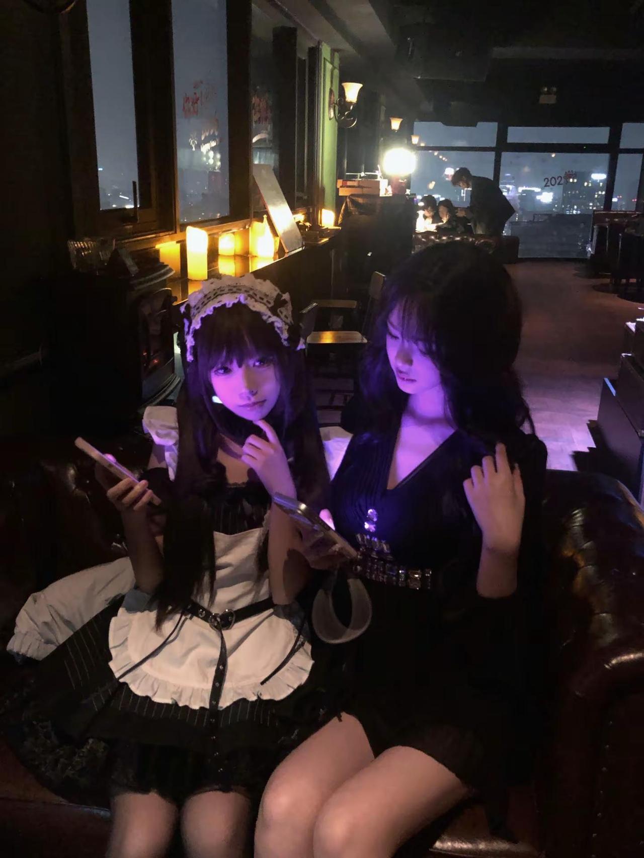 我真的没有办法不跟她玩 就算她是坏女孩 那我也当坏女孩辣妹穿搭 集美