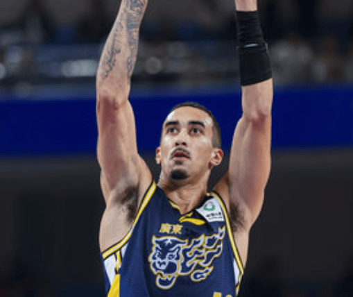 奎因：这只是我的首秀，我在努力找到最适合我的比赛方式