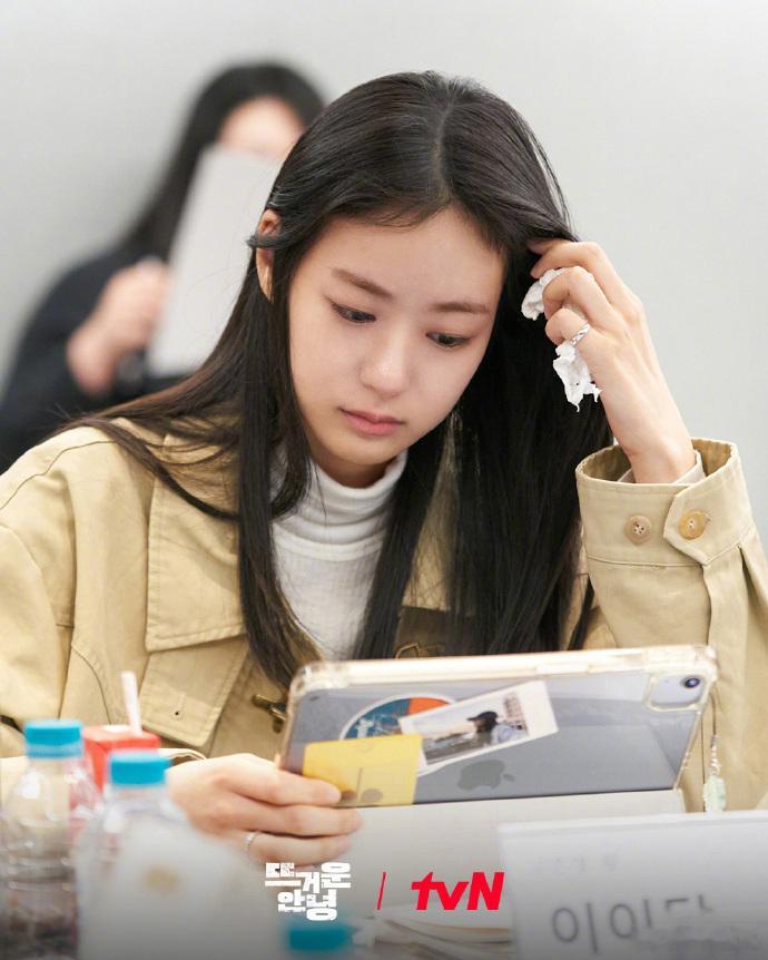 剧名：热烈的告别类型：剧情集数：12播出日期：2026年11月6日(韩国)播出平