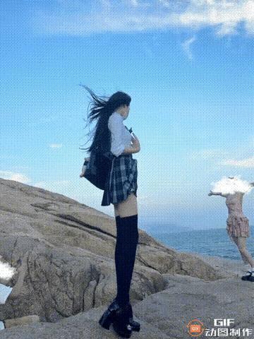 图一：这些妹子真是不怕危险，这样都敢站出去。
图二：现在的锻炼方式，实在是让人不