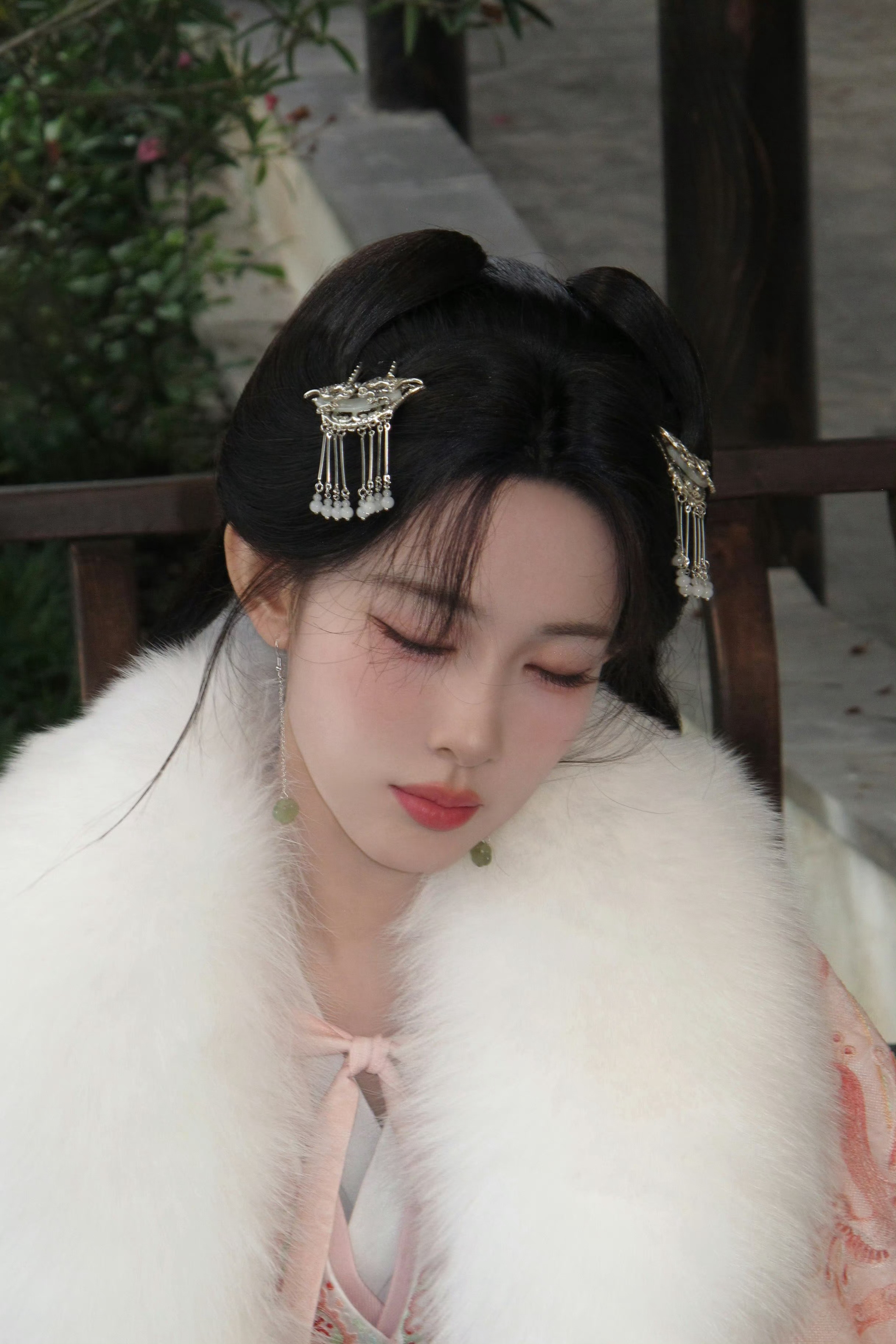 孟子义《将门独后》花絮照，这个沈妙不仅美和萌，还是睡美人来的 
