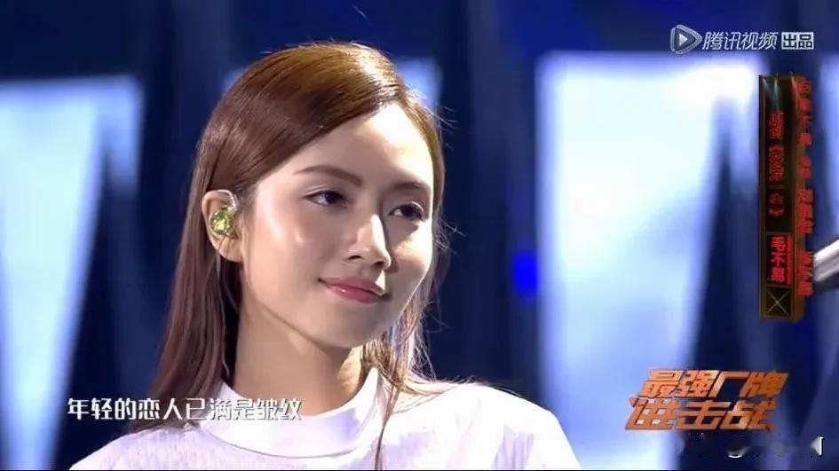终于知道刘惜君为什么火不起来。嗓音太没有特色，没有辨识度。歌声太平淡，如白开水。