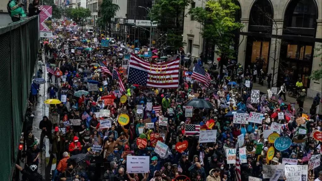 美国人到底有多怂？为什么他们会被叫做“北美懦夫”？就是因为他们真的很怂，七十多种