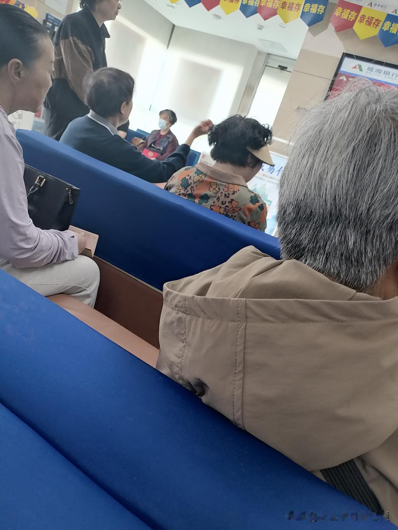 在我们大威海，男女朋友分手的理由有千千万万种，最奇葩的是什么？我今天总算领教到了