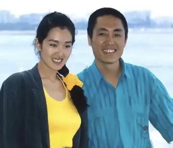 选角最狠的一关是逼你崩溃。
怀孕逼离婚这场戏。
很多人听完就背脊发凉。
因为它不