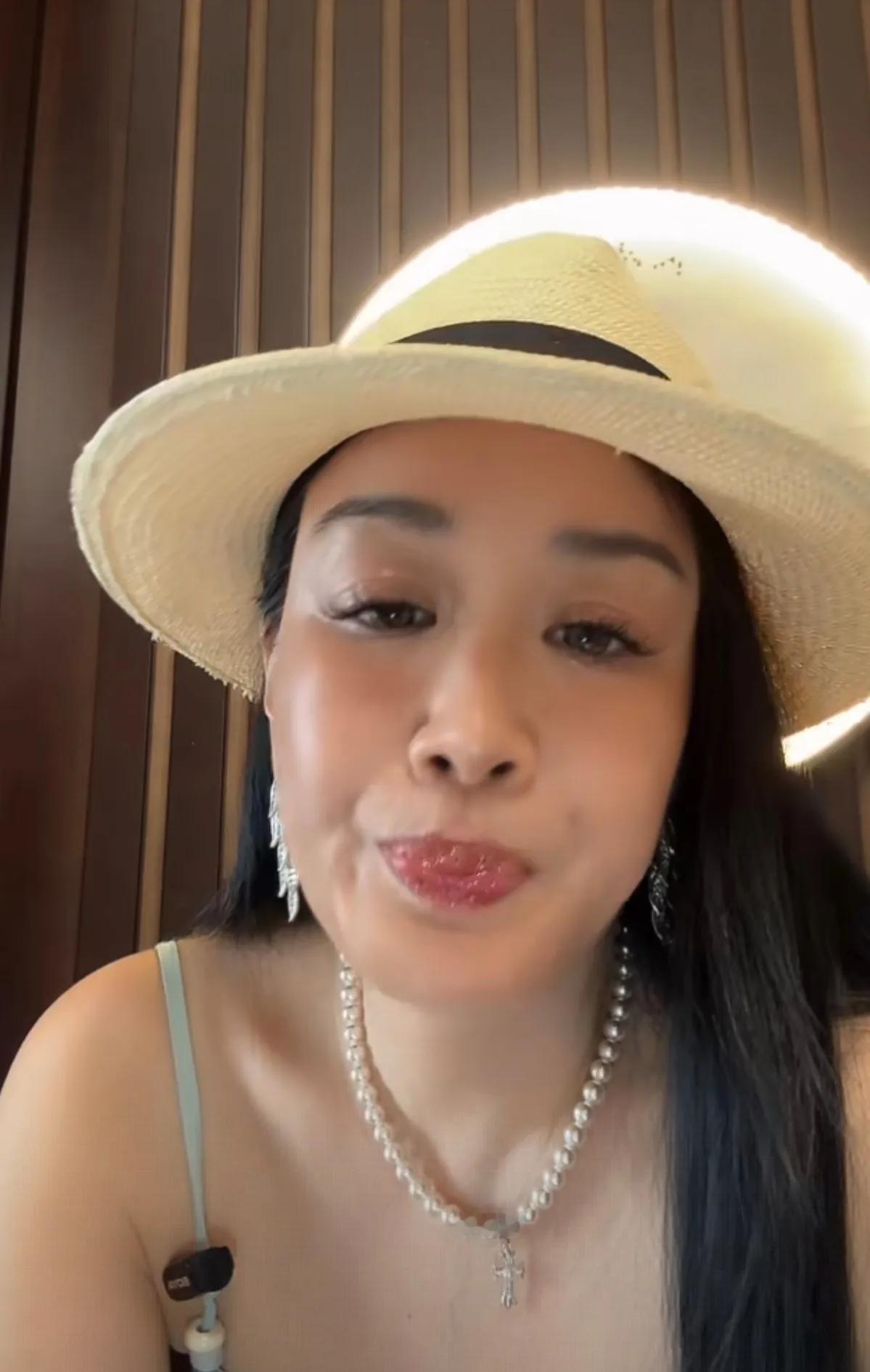 直播间看钟丽缇，感觉她现在找20岁的男朋友也很简单。
女人确实得保养了，生了三个