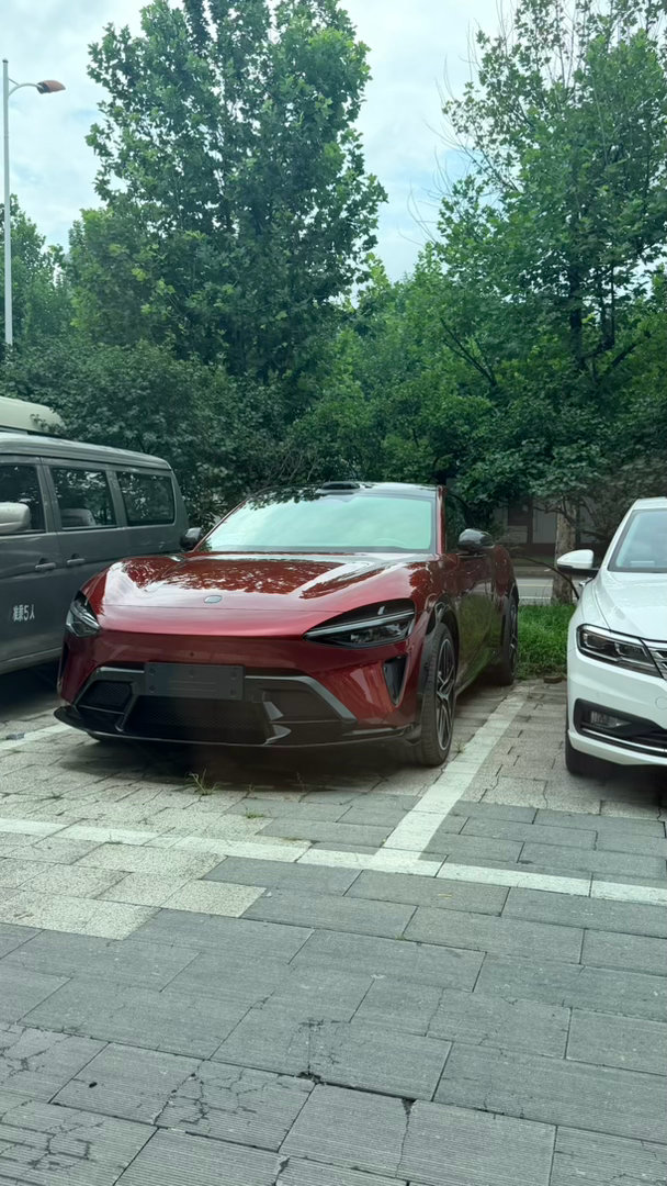 最近小米 YU7GT 能见度还挺高的 