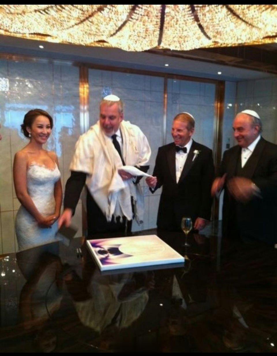 #李玟老公发讣告#只讨论现象：这一次国内没什么人批判她老公，国外没什么媒体报道，