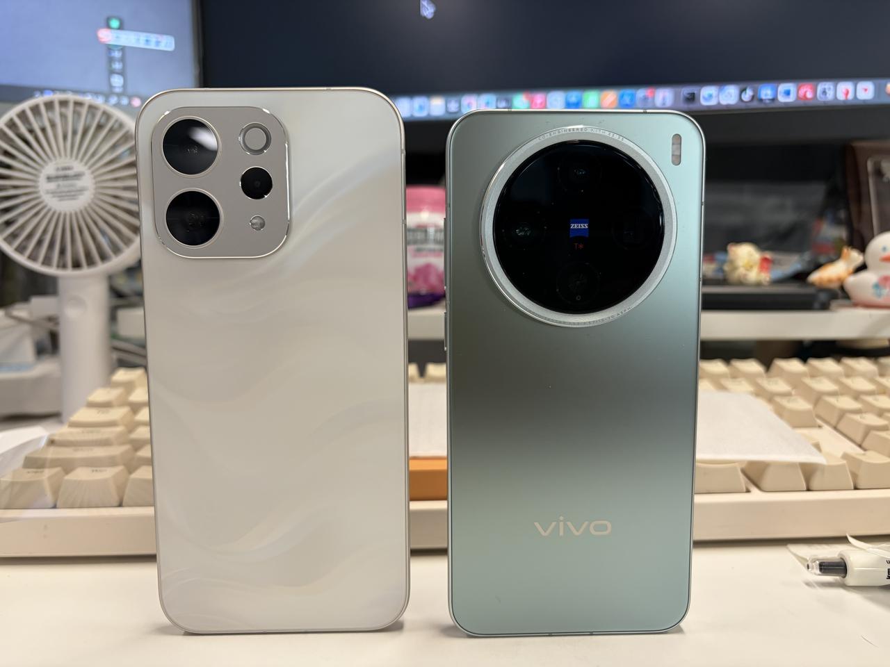 给我妈买了个vivo S50
麻麻原来用的是iPhone X
电池老化的不行了发