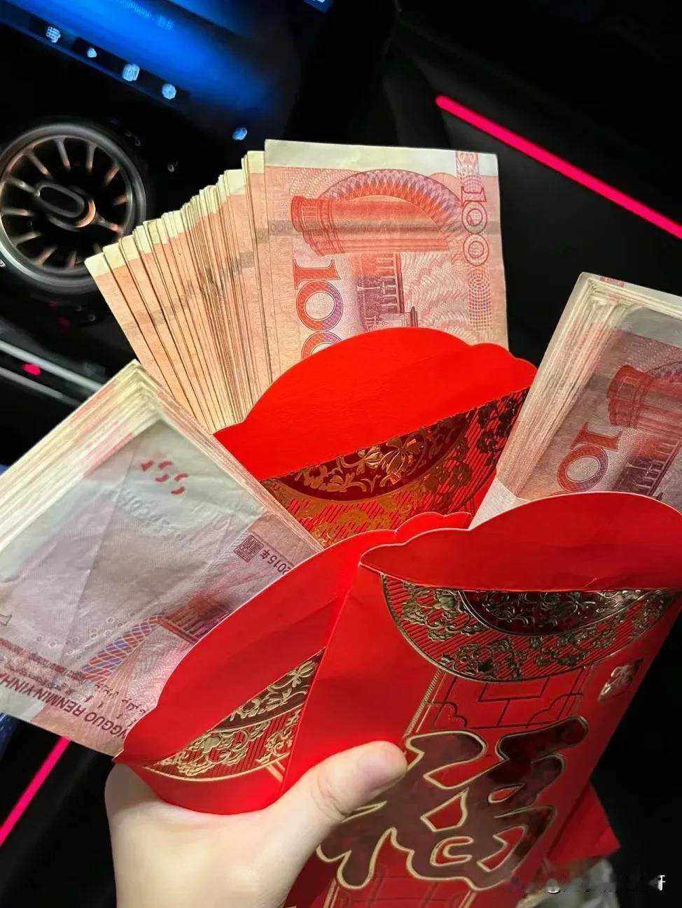 太吓人了，现在随礼也随不起了。这次过年回老公家，光是请帖就收到四五份，算了下光是