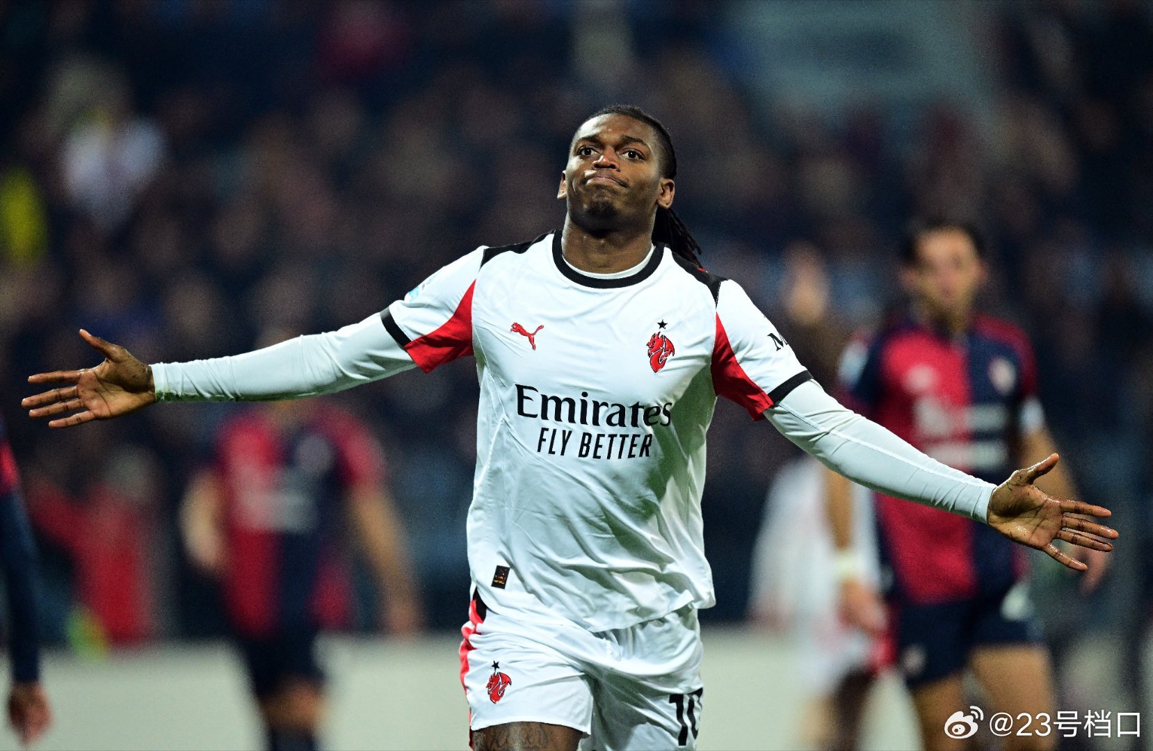 【迪马济奥】米兰目前的逻辑依然是押注在莱奥🇵🇹身上。虽然米兰此前已经证明了没