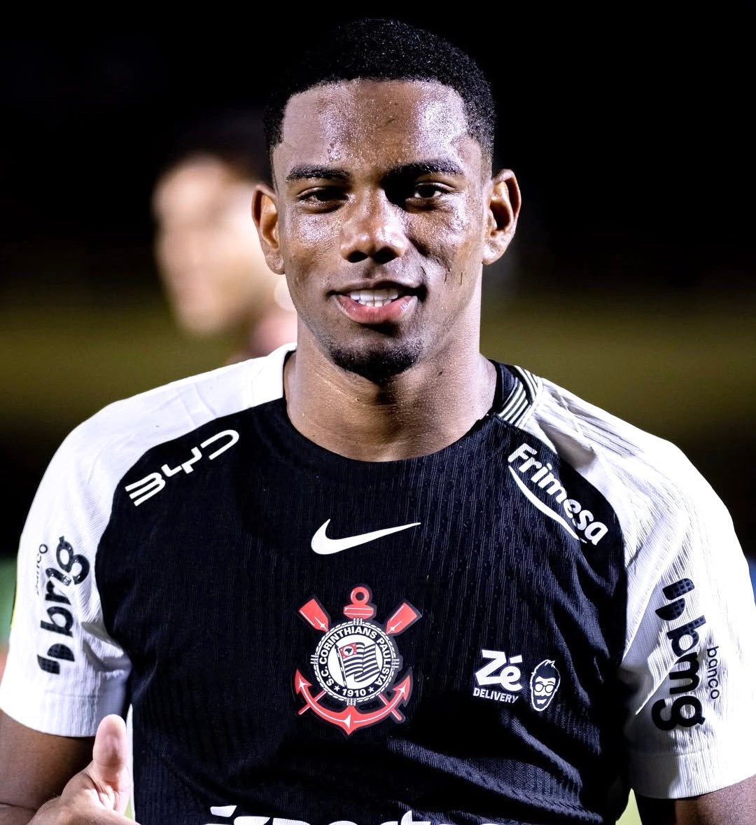 【ESPNBrasil】 据该巴西媒体的报道，巴甲 科林蒂安俱乐部对安德烈🇧?