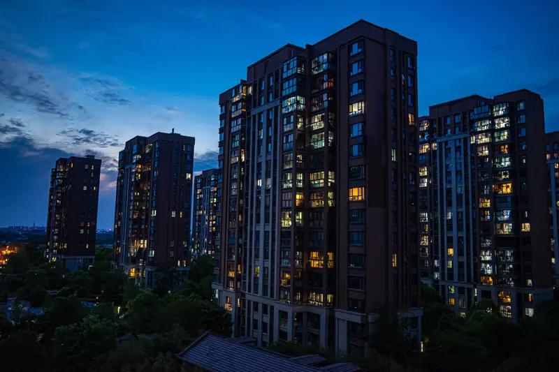 住在城里的普通业主，谁没被物业糟过心？

明明是我们花钱请来的“管家”，到头来反