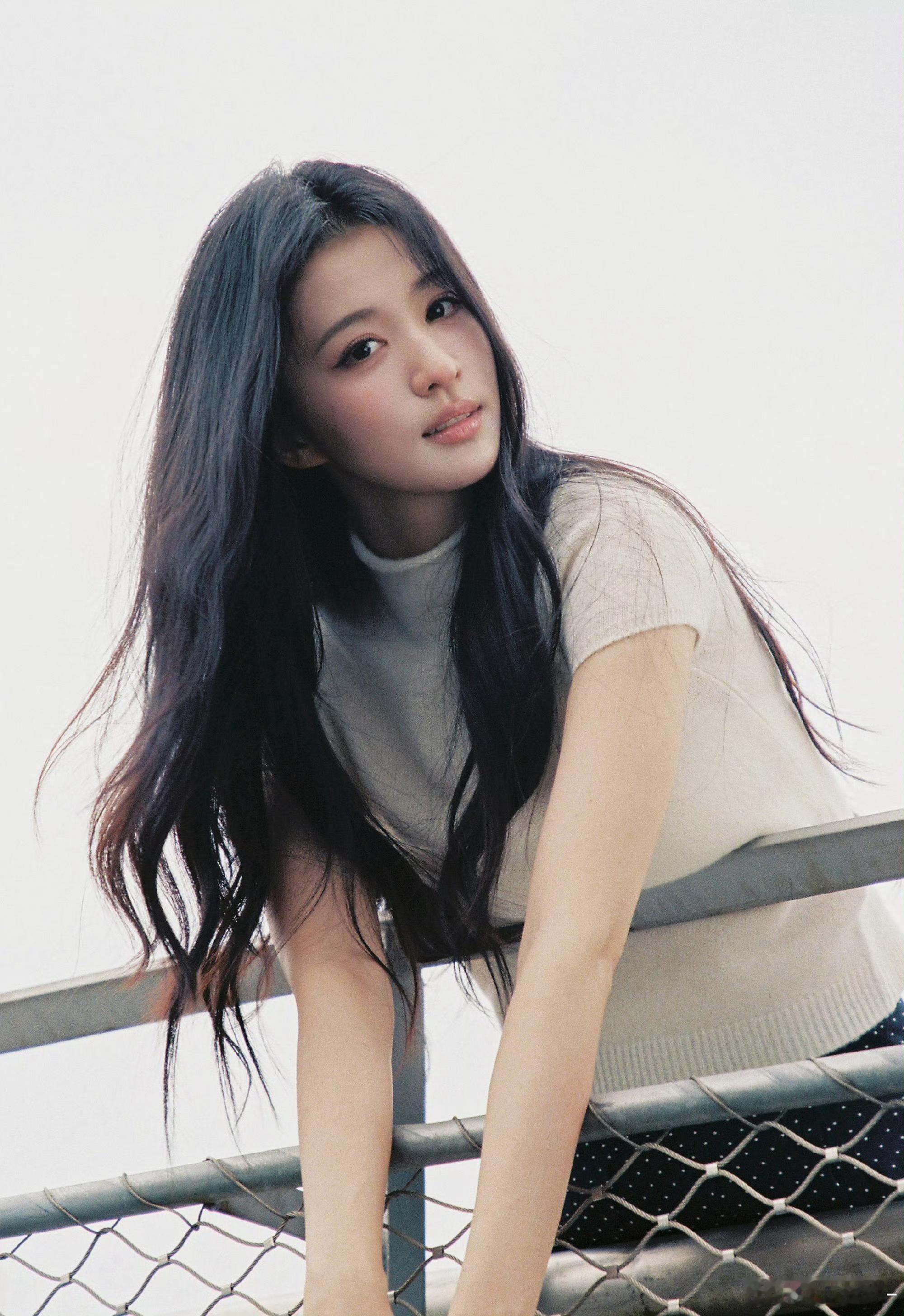 王楚然[超话]王楚然 氧气感美女 我不行了吧，好像真的知道自己有多美[吹风车]分