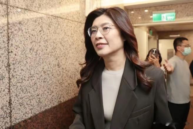 台湾维持现状叫不叫台独？除了我们全世界都希望台湾维持现状，民进党想台独是为了争个