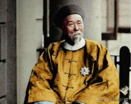1875年，李鸿章说：新疆那不毛之地，不要就不要了！左宗棠大怒：166万平方公里