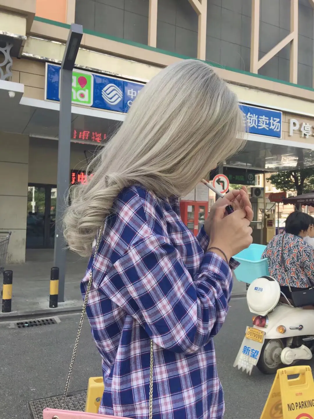 当过精神小妹  却没喝过蜜雪冰城