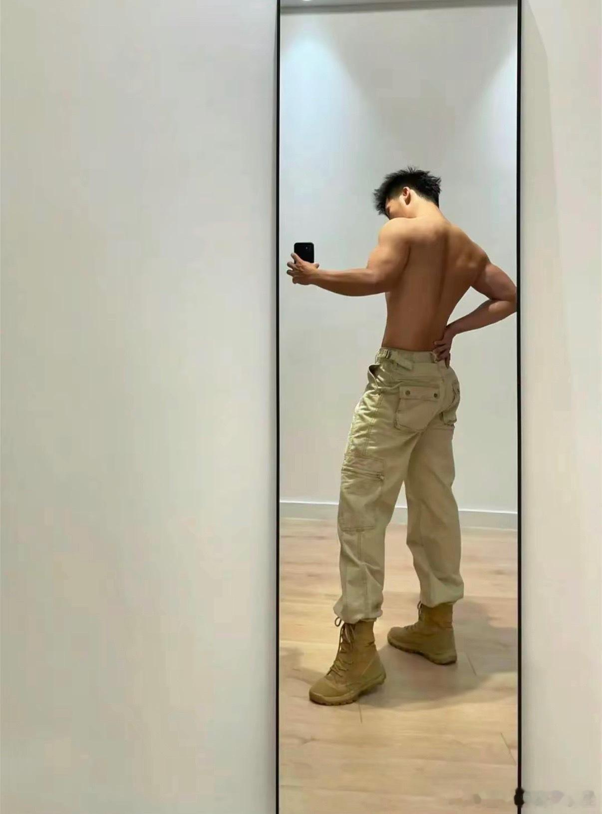 翘臀