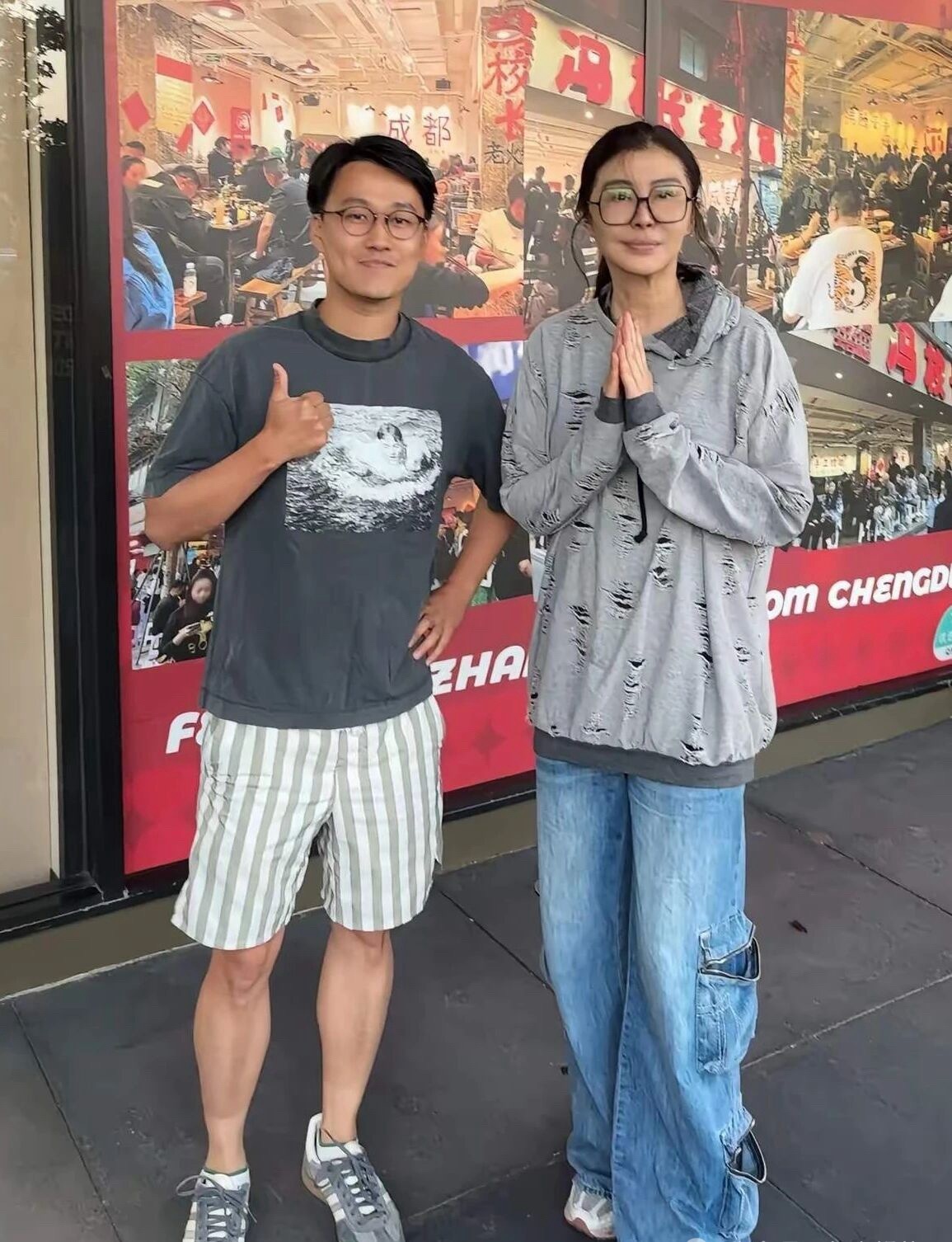 木型重精神不成长不舒服眉眼浓情关卡更容易往内走图：近期网友偶遇王祖贤看近两年状态