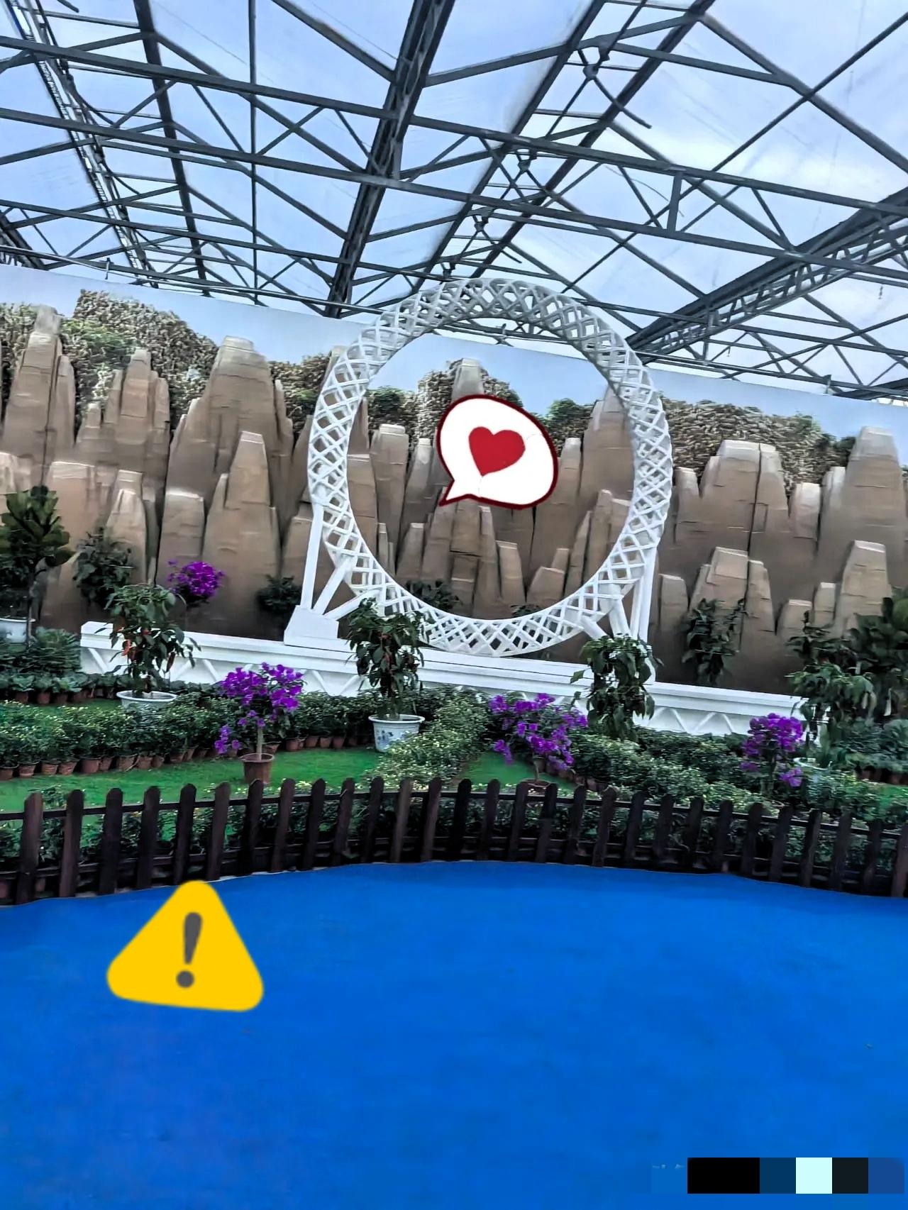 今天刷手机看到个大新闻，
中央局开会定调了！
内卷要消失了？[笑哭]

明确提出