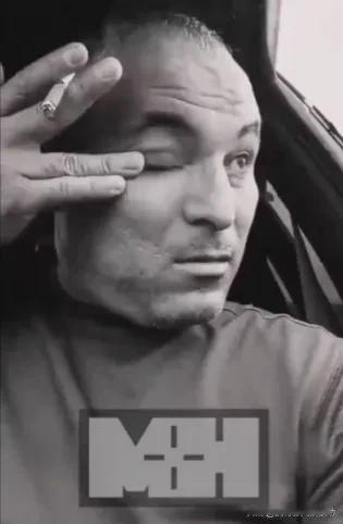 “我被骗了，协议上写了只服务1年，可是被自动续约了。”1名俄军志愿者欲哭无泪，尽