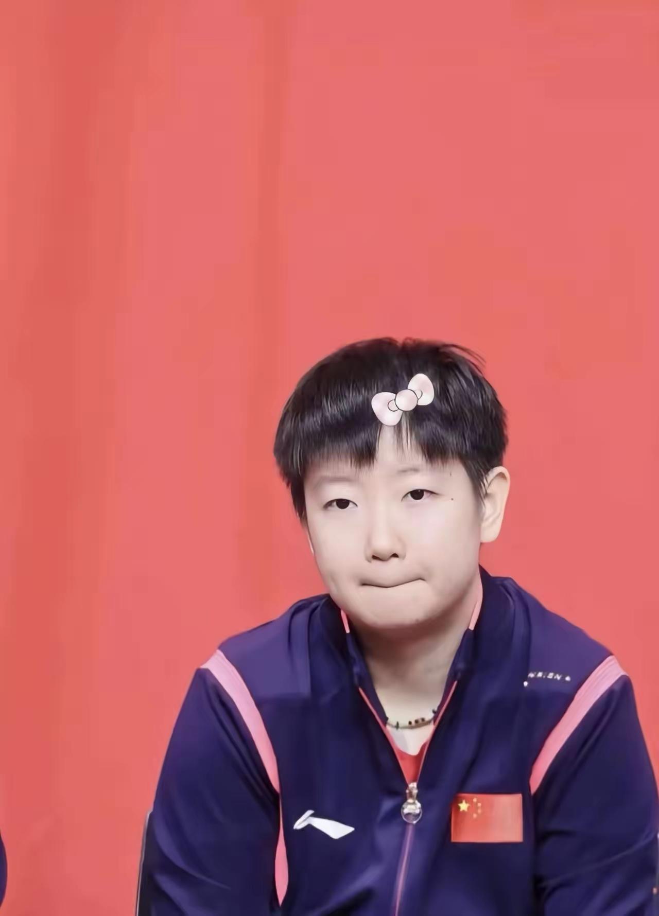 孙颖莎在没有掌声的时候说，很羡慕丁宁姐有那么多人为她鼓掌！
可见莎莎从小就是个心