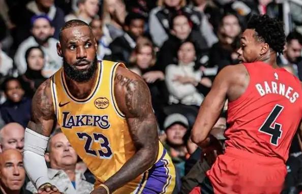 绝杀！八村塁不辱使命，关键球一剑封喉！当然，在这球之前，是小里弗斯44分11助攻