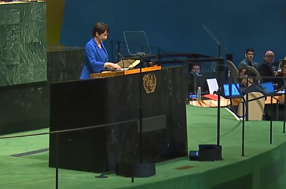 联合国大会上，日本首相高市早苗当众疯狂带节奏，死磕要删掉联合国宪章里的“敌国条款