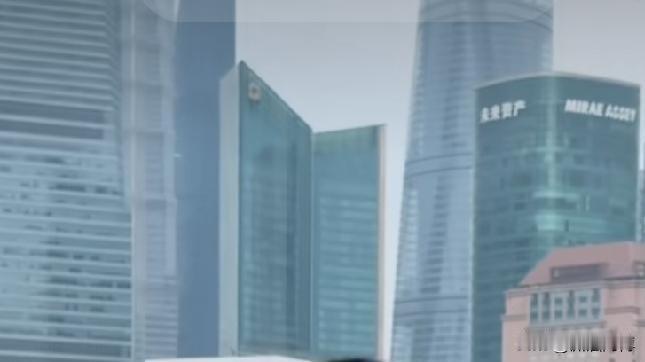 外国人都纷纷来咱们家打卡，因为我们中国太美了。
我骄傲，我是中国人！
