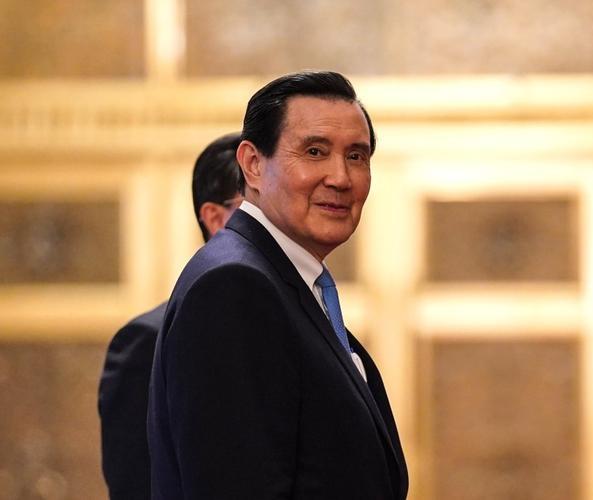 马英九卸任台湾的国民党主席和台湾地区领导人后，每来大陆都热情洋溢，活力四射，充满