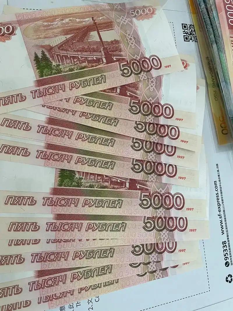 【诈骗分子从阵亡俄军人遗孀手中骗走400万卢布】
1月21日，俄罗斯内务部官方代