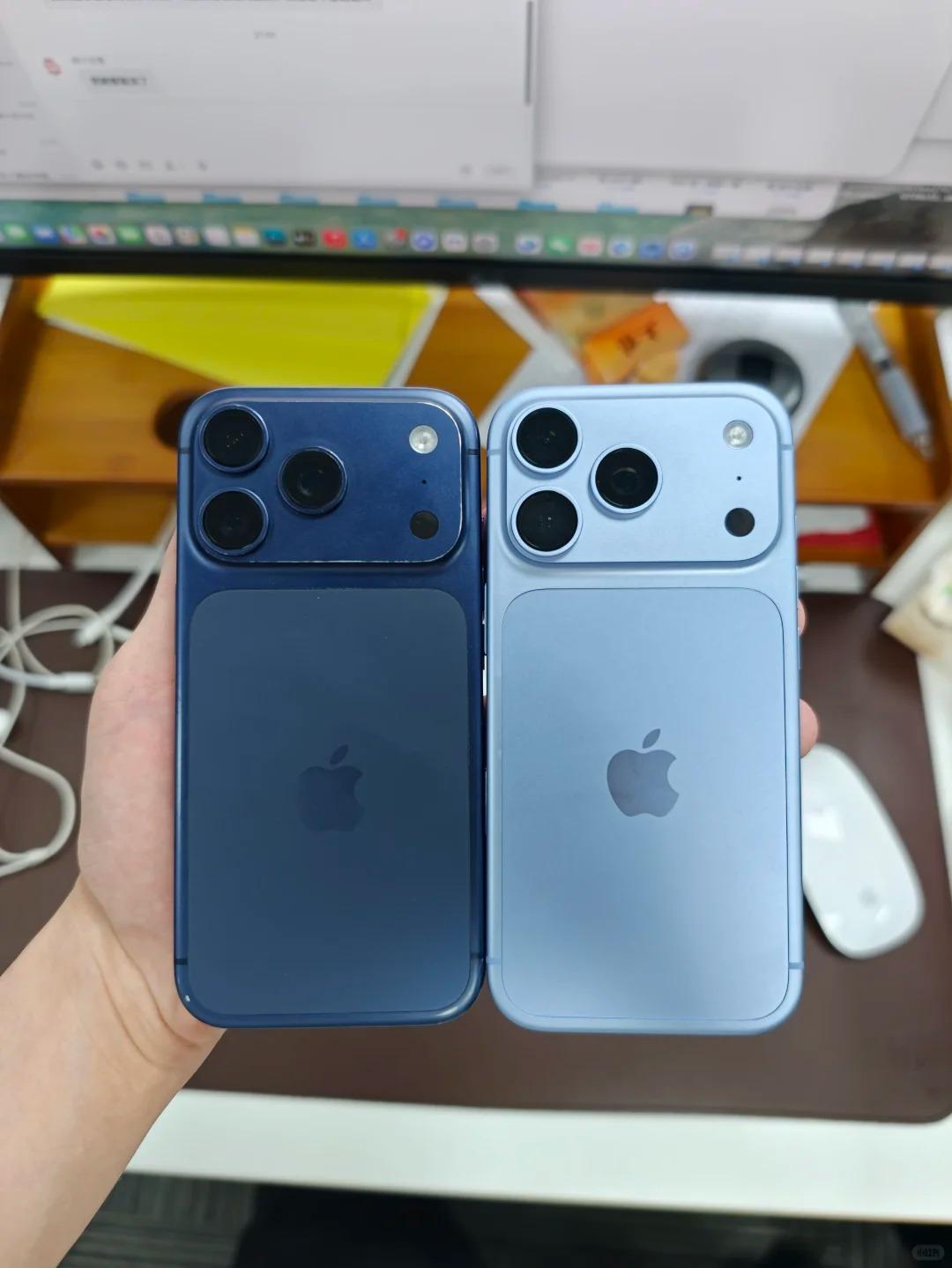 都是蓝色，你觉得iPhone17Pro和18Pro哪个好看？

谁能想到这两个蓝