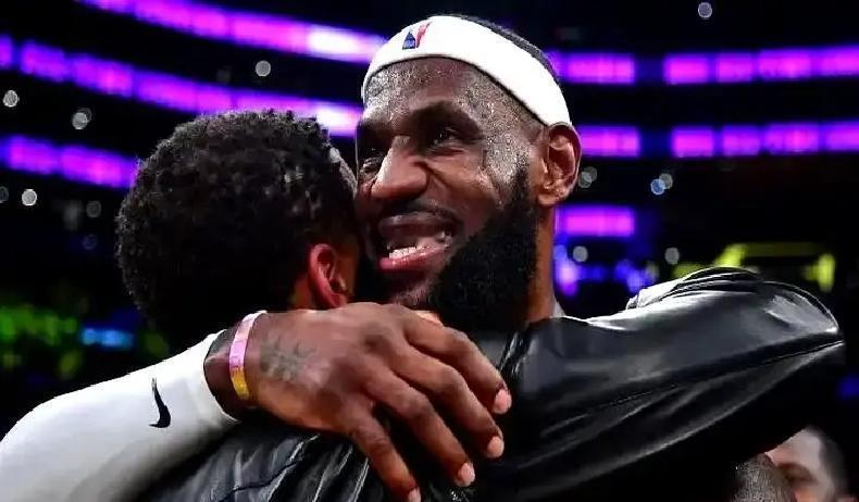 这事儿要是真的，那“一人一城”的童话可就彻底碎了一地
今年夏天，表面上老詹跟湖人