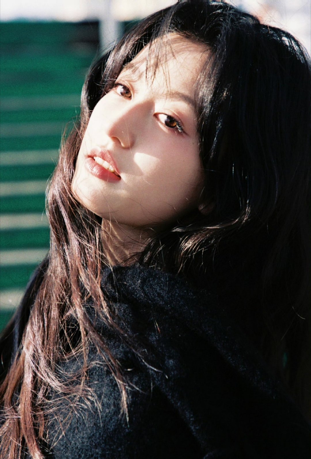 裴佳欣变成港风紫啧了，这组照片质量太高了！我喜欢！！！ 