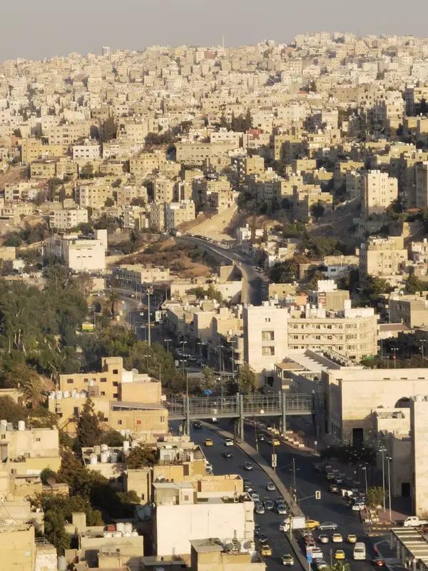 影响数据安全，战火或许会致使数据中心受损，进而威胁数据安全。并且，数据收集工作也