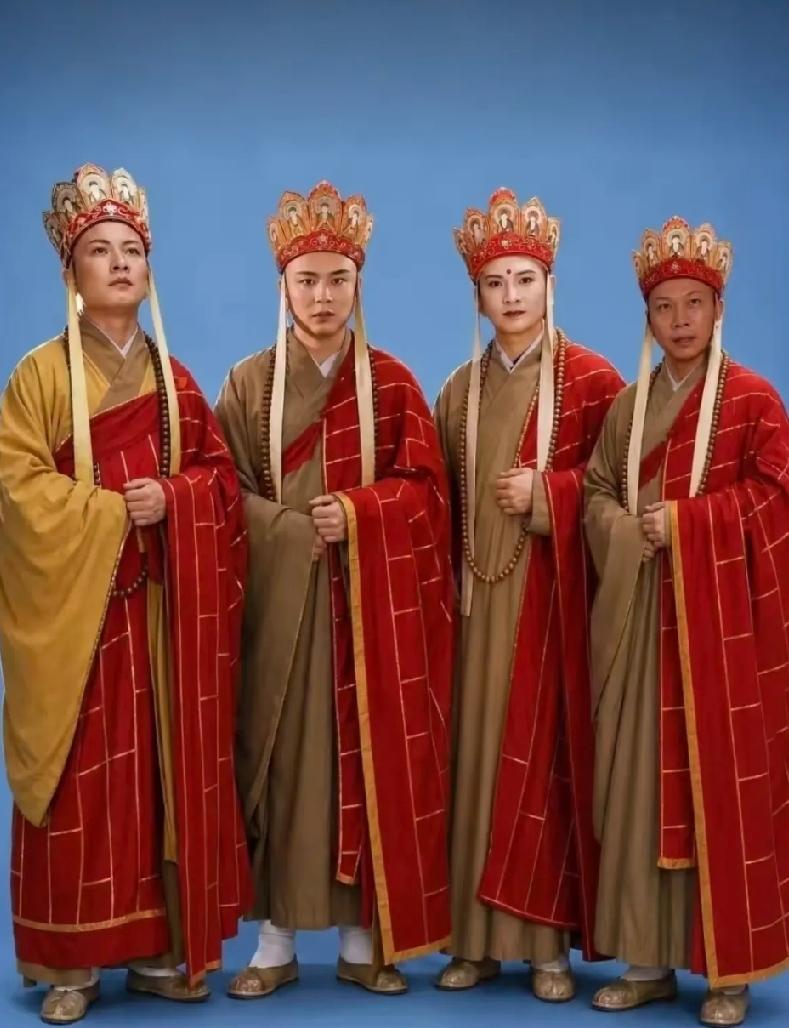 这四个人都演了唐僧，，你能从左往右一致说出他们的名字吗？请将你的答案打在评论区。