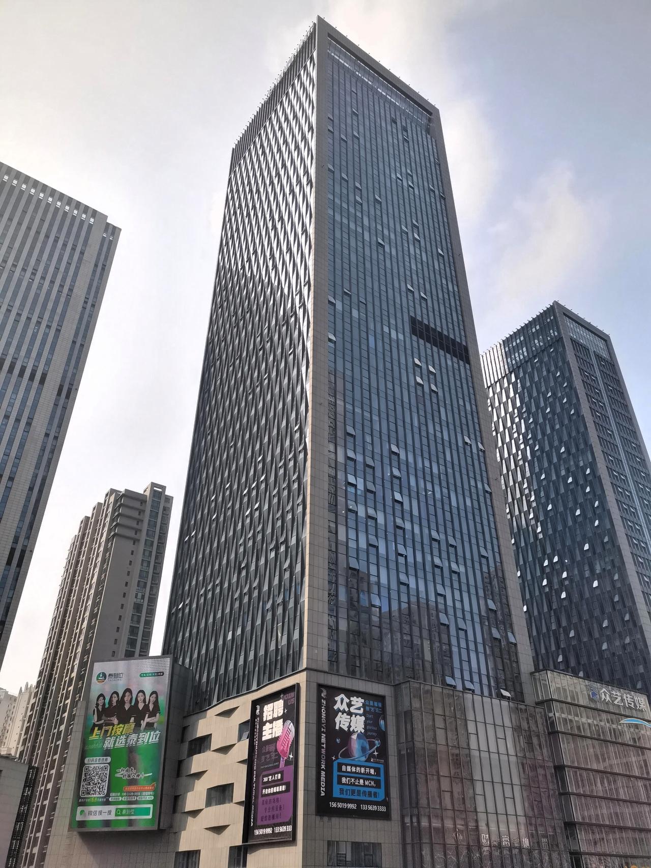 今天我在涨停板5.56卖出永辉，在0.80买入ETF光伏基金，5.41买入实达。