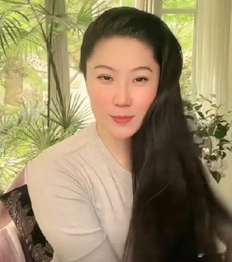 CoCo很善良，没有因为黑粉怼她而生气，反而是和黑粉互动，CoCo说自己有170