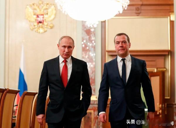 哦豁！这事儿闹的！
争起来了？就在刚刚，俄罗斯方面说在委内瑞拉开发石油资产归俄所