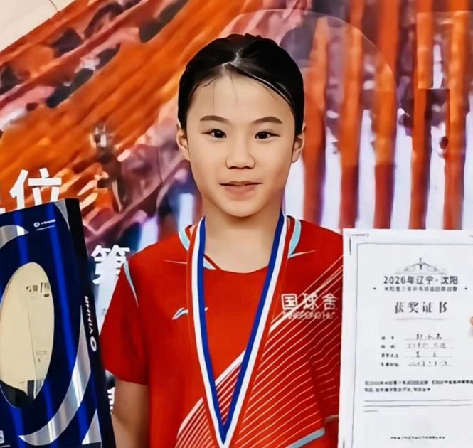 10岁的笑笑（郭依嘉）又一次被挡在了国少队的大门外。
 
之前她已经连续两年卡在