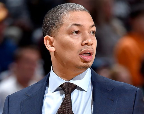 浪姐一公小考北伐结算！在战胜独行侠后，快船主教练泰伦-卢在2025年12月定下的